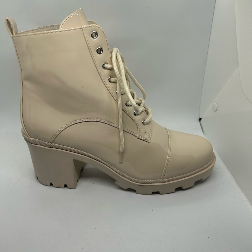 Elegant Beige Lace-Up Boots for Women - Picture 4 of 8